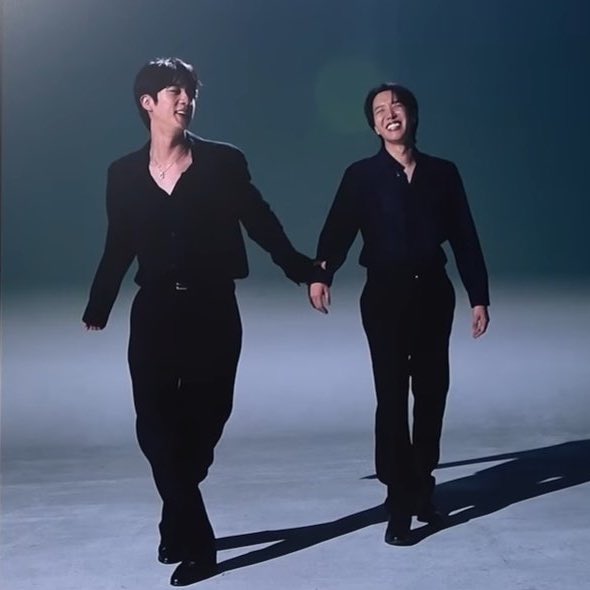 youthorie's tweet image. só lembrei disso