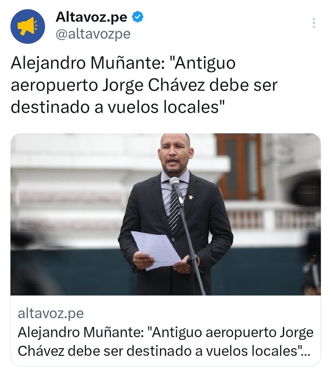 La propuesta de que el antiguo aeropuerto Jorge Chávez sirva para vuelos nacionales sigue tomando fuerza. El apoyo a la propuesta es casi general.
Ojalá que se logre que así sea.