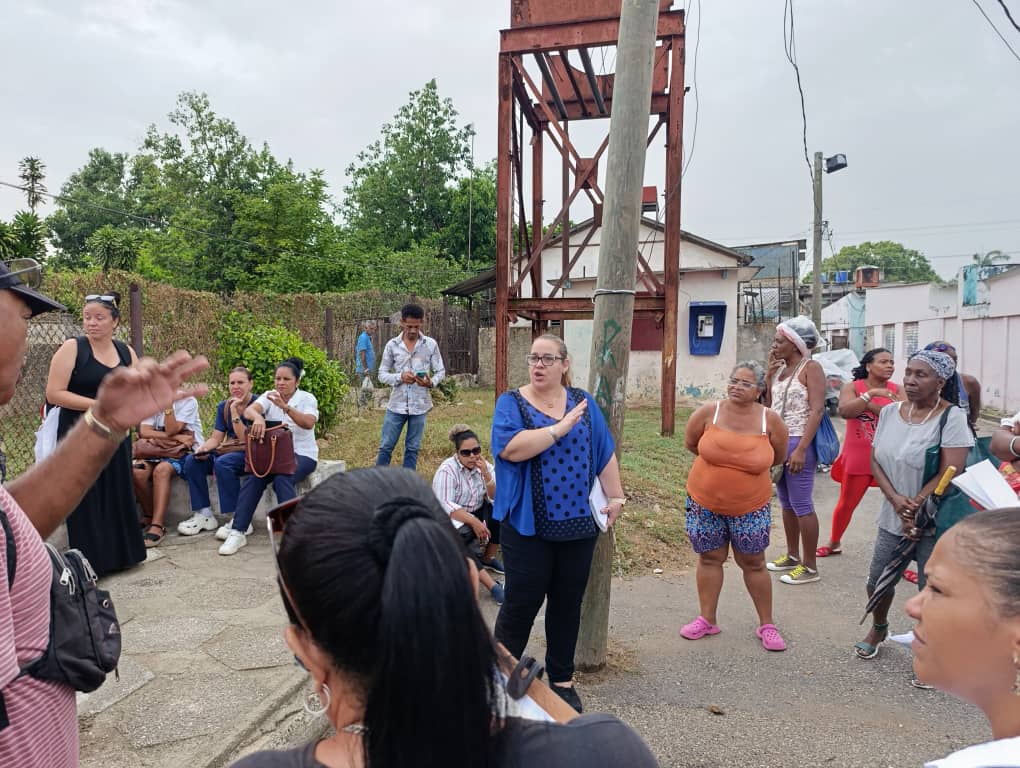 INHEM3's tweet photo. Participan directivos del área de HEM, INHEM y CPHEM-LH en la reunión con las autoridades del municipio Marianao para el aseguramiento de la Feria por la Salud en Comunidad del Barrio en Transformación Coco Solo-Zamora del municipio Marianao a desarrollarse el próximo sábado 7. https://t.co/qFKprzfYuv
