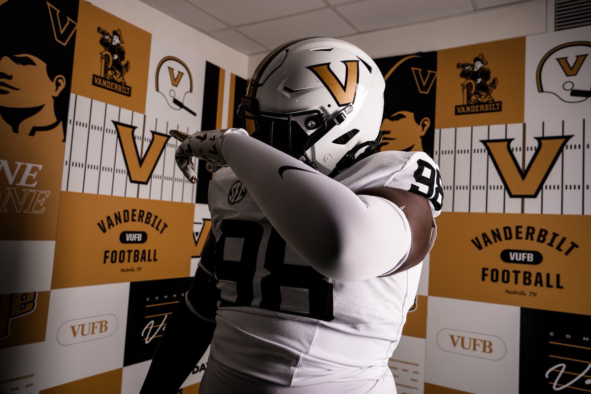 🏡 
#AnchorDown 
<a href="/Coach_Lea/">Clark Lea</a> <a href="/Coach_LBJ_/">Larry Black Jr.</a>