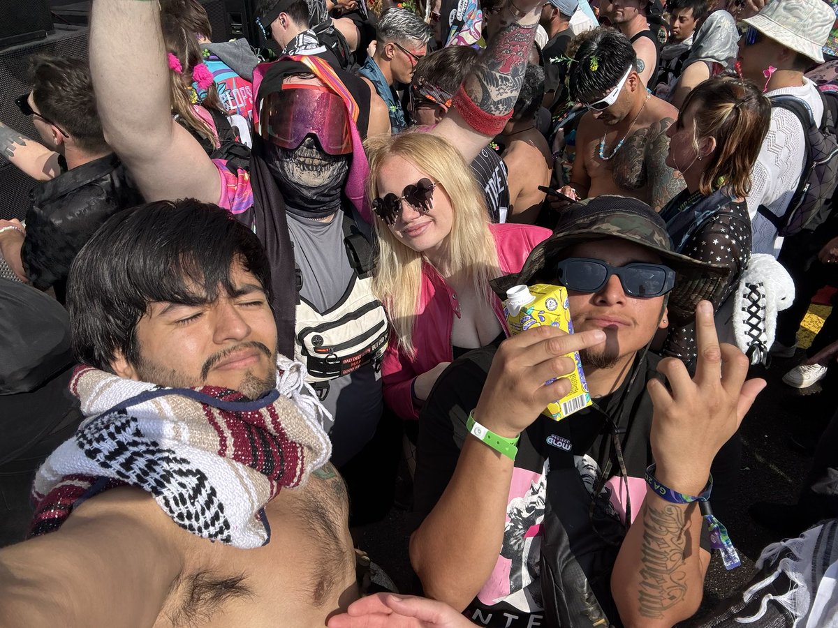 ermjrod's tweet image. #projectglow :)i miss when social media was just being a place to post pics and no one cared now it’s politics and recycled meme clips