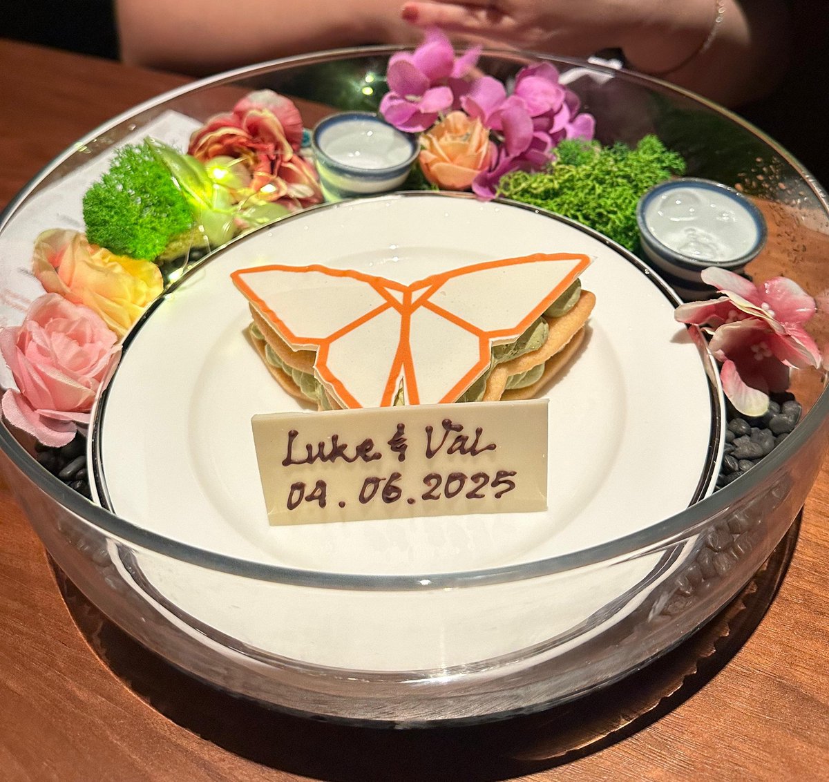 tece_'s tweet photo. Good food, good view, good flowers, best companion everrrr = best day of my life so far 💙💙💙 https://t.co/boSQwgUAuN
