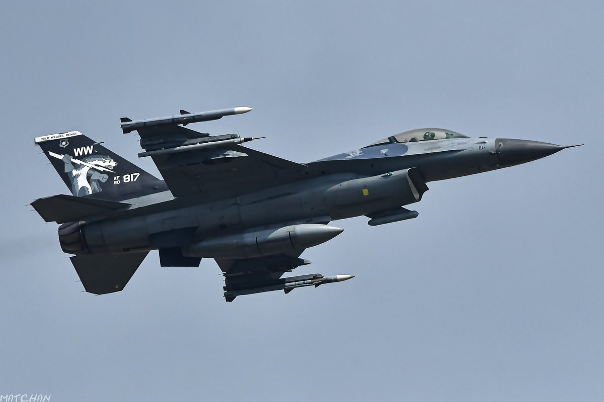 out_onespirit_1's tweet image. デモフライトにローカルに。
黒イタチの思い出を。
折角なので当時の写真を再現像してみた📸
#PACAFViperDemo 
#16貼ろうぜ