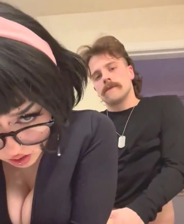 "You won’t believe what just happened!" 🤫

A thread 🎥🥶