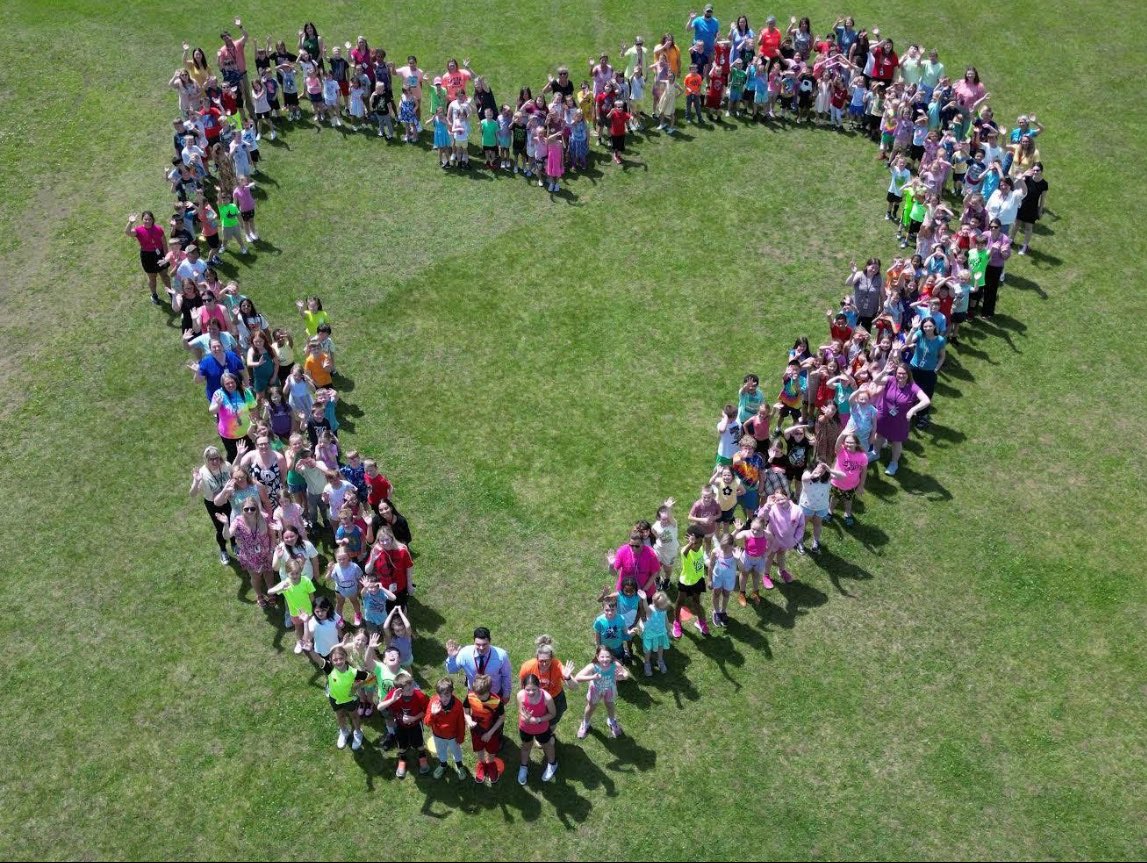 Mrs. Chapman tweet media