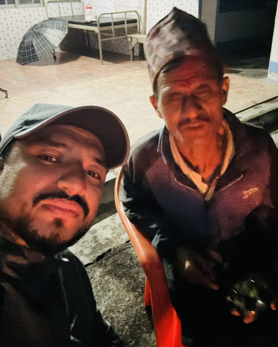 बिरामि आमा, बुढा बा अनि भगवान् जस्तो दाई यो बाहेक अरु यो दुनियाँमा मेरो को छ र...!!!

#jayajindagi #theroyalone #nevergiveup #keeplearning #neversecond #bealwayskind #dhapeeasternrukumnepal #rameshmallathakuri(The Himalayan Boy)
