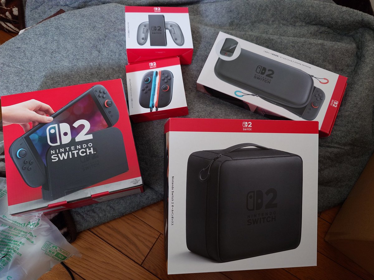 zero33304340's tweet photo. Switch2届いたー https://t.co/t8M7P4AQre