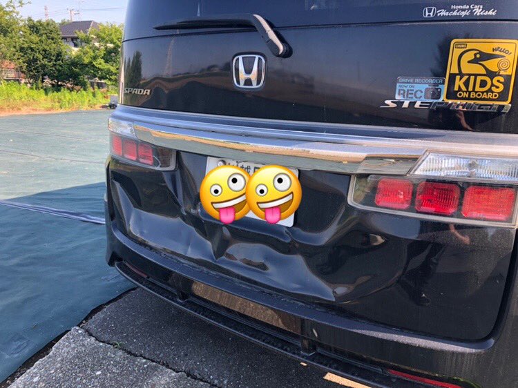 朝イチ信号待ちしていたら、
居眠り運転に突っ込まれました…