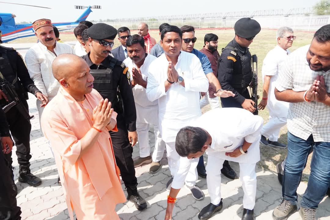 Apkachandrabhan's tweet photo. उत्तर प्रदेश को सुशासन और विकास के पथ पर अग्रसर करने वाले प्रदेश के लोकप्रिय मुख्यमंत्री श्री @myogiadityanath जी को जन्मदिन की हार्दिक बधाई एवं शुभकामनाएँ। 

प्रभु से प्रार्थना है कि आप सदैव स्वस्थ रहें एवं दीर्घायु हों। https://t.co/k1TIIHMtpI