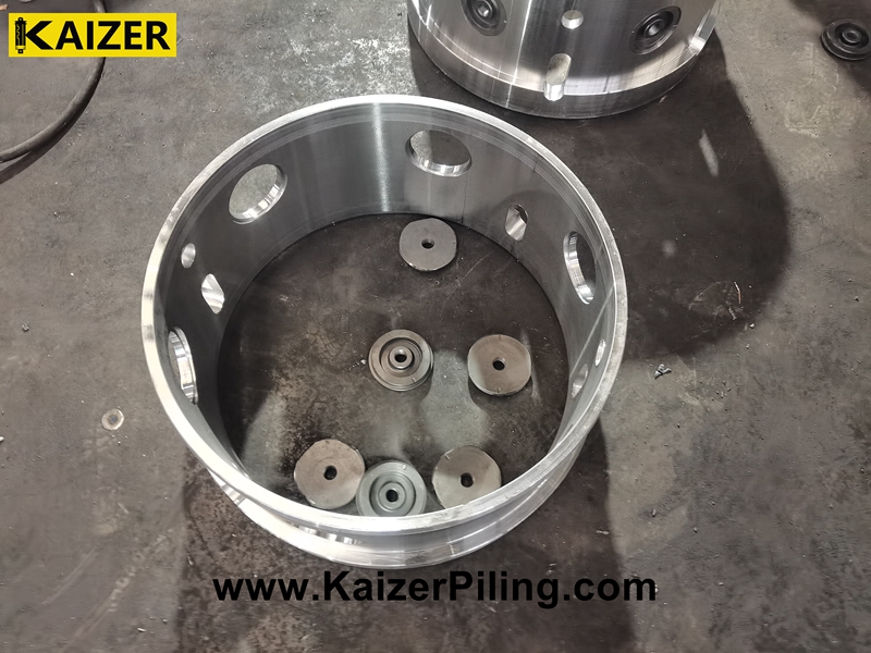 KaizerPiling's tweet image. Single-walled drilling casing pipes offer flexibility, while double-walled casings provide extra strength for high-pressure environments. Our casing joints for casing pipes ensure perfect compatibility for both!
#CasingPipe #DrillingTech #ConstructionTools