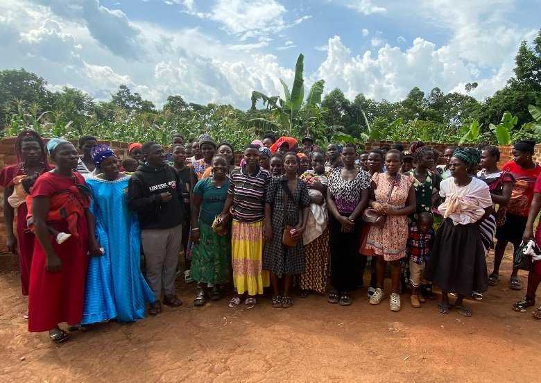 Malaria and poor nutrition are the biggest causes of death to children living with HIV.  

Through our on going family strengthening programs,we trained mothers in Budima village on malaria prevention and good nutrition practices for children to lead a health life.
#healthlife