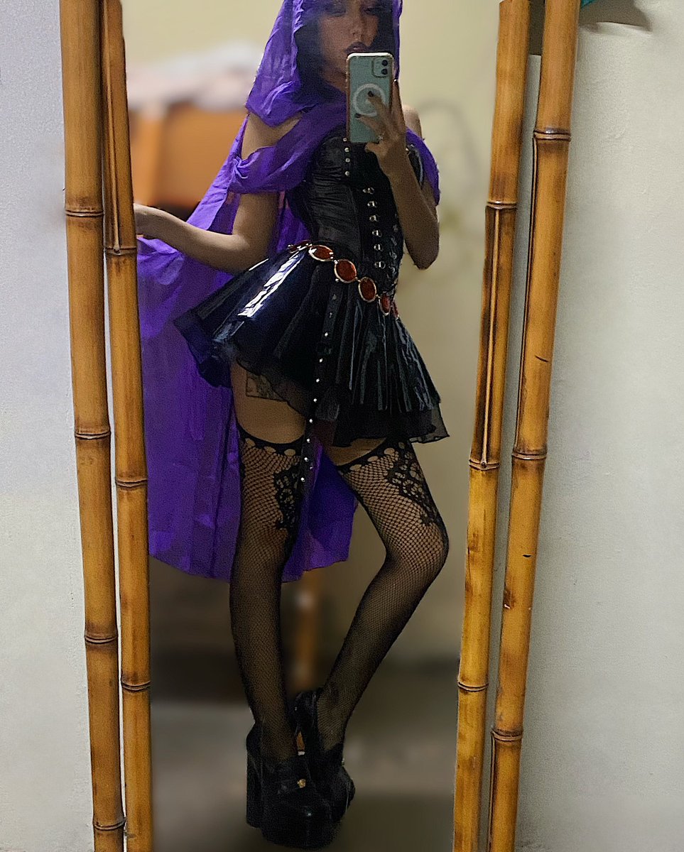 The witch is back🖤

#ravencosplay #raven #cospaly #gothicgirl #gothicstyle #cosplayergirls #teentitanrave