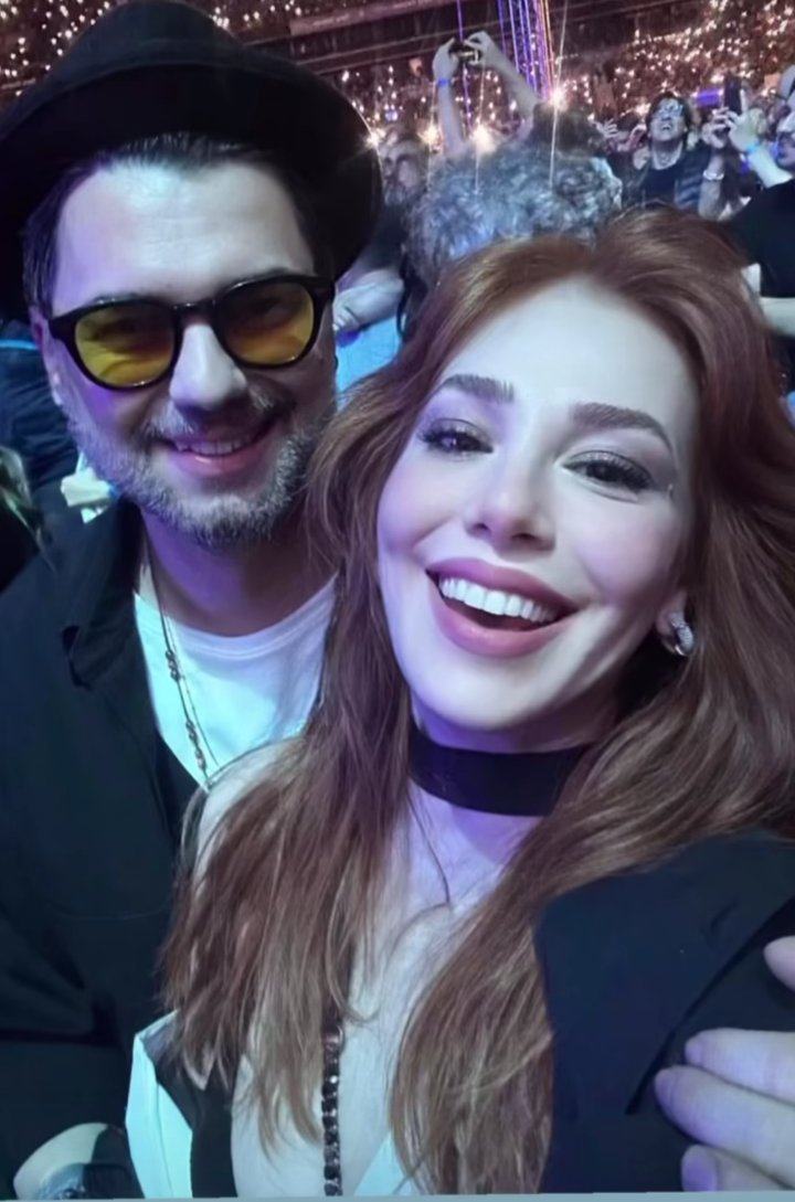 Historia de Instagram 

Elçin Sangu #ElçinSangu