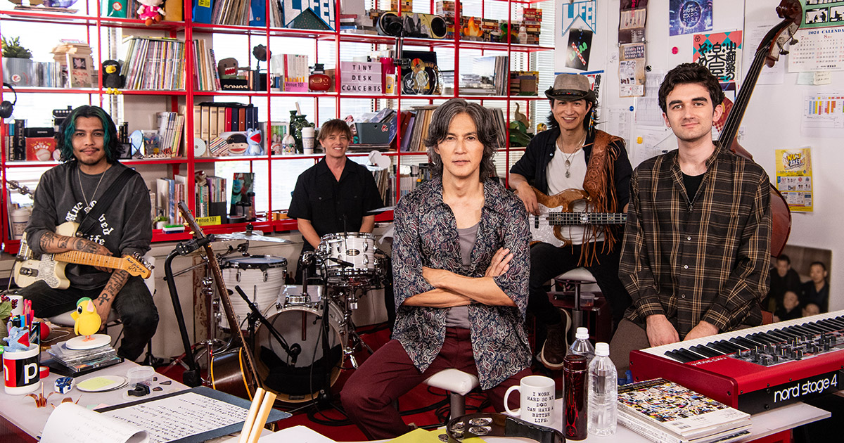 Bz_FAN_NEWS's tweet photo. B'z Official Website https://t.co/pNzqc6kItB https://t.co/haLQzIacE6