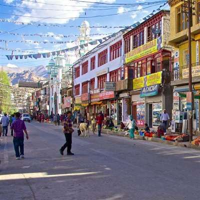 Kick off your honeymoon with the Leh-Ladakh packages we offer from Manali. Visit enjoylehladakh.com/leh-ladakh-hon… stunning mountain roads, peaceful lakes, exciting rides and warm hotels for a memorable journey full of both love and excitement in the Himalayas.
#lehladakh #manali #seasonal