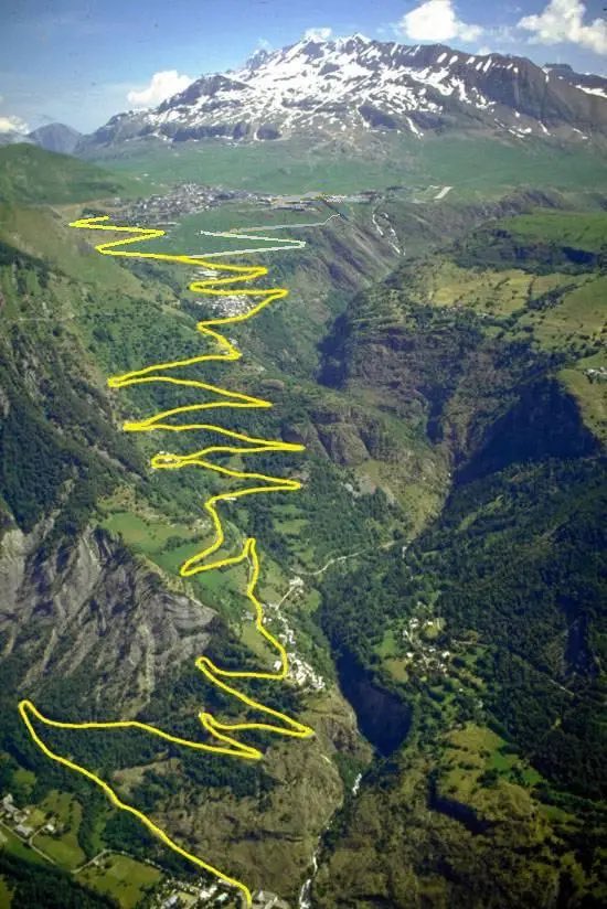 Haaceemmetje's tweet photo. Goedemorgen, het is zo ver…….
5 juni, de dag waar wij met ons team “Keijzers naar de top” naar toe hebben geleefd. Fietsend en lopend gaan wij de berg op. Ca 15 km, 21 bochten en 1100 m stijgen.
#opgevenisgeenoptie #Alped’huzes #kwf https://t.co/RuaesqYpeE