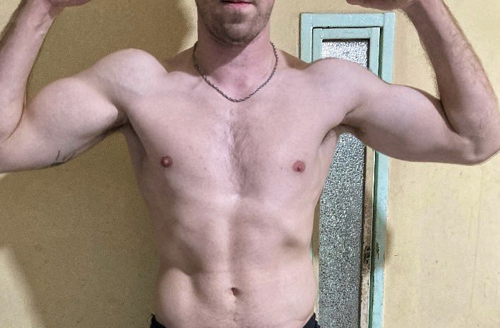 alanstr8cock's tweet photo. RT+Follow me if u want my straight cock deep in you 🍆🔥 https://t.co/gLe7ei5BcY