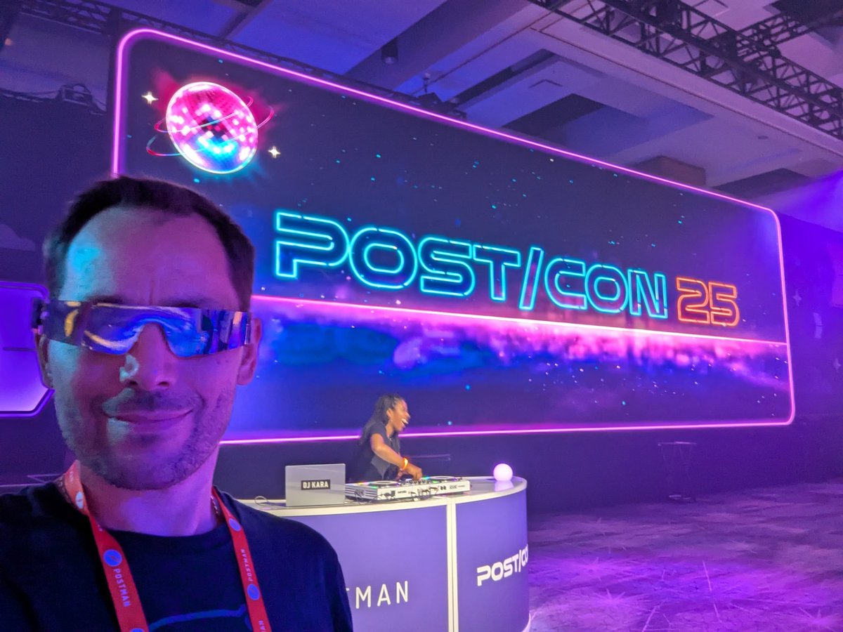 PhilippeOzil's tweet photo. #postcon is throwing a serious after party with Mark Ronson! Great vibes! 😎 https://t.co/yqobEgzdU2