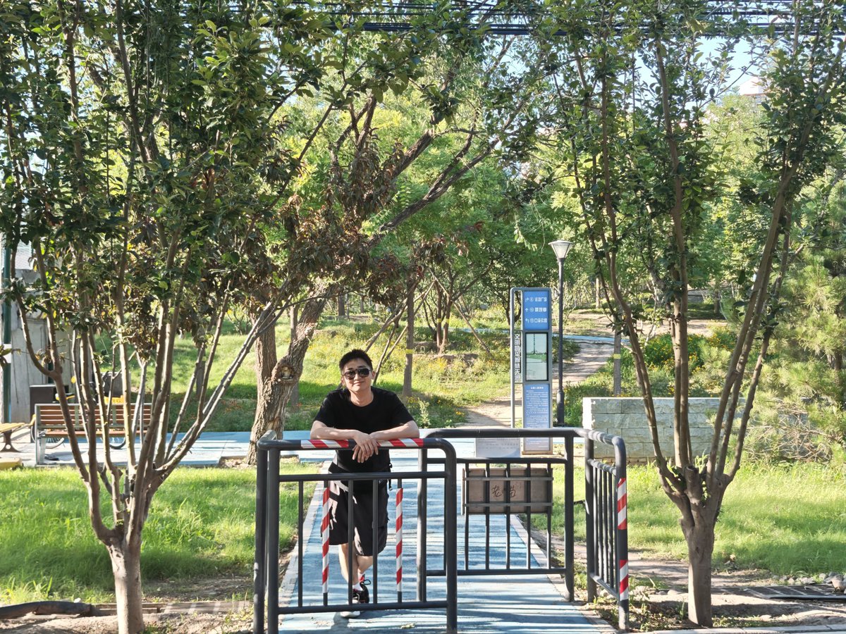 好天气，狼要晒太阳