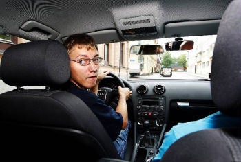 Vi hjälper dig att få ett svenskt körkort omedelbart. Det är väldigt snabbt och pålitligt och dessutom billigare med tid och pengar. Skicka ett meddelande om du är intresserad.

Tack.