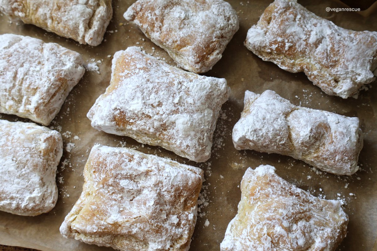 veganrescue's tweet photo. Pastelillos de Guayaba!
Full recipe on the blog:
https://t.co/GAuudyg5Zm
#vegan #puertorican #puertoricanrecipes
#boricua #guayaba #guava #Recetas #recipes https://t.co/RVOMdwCefZ