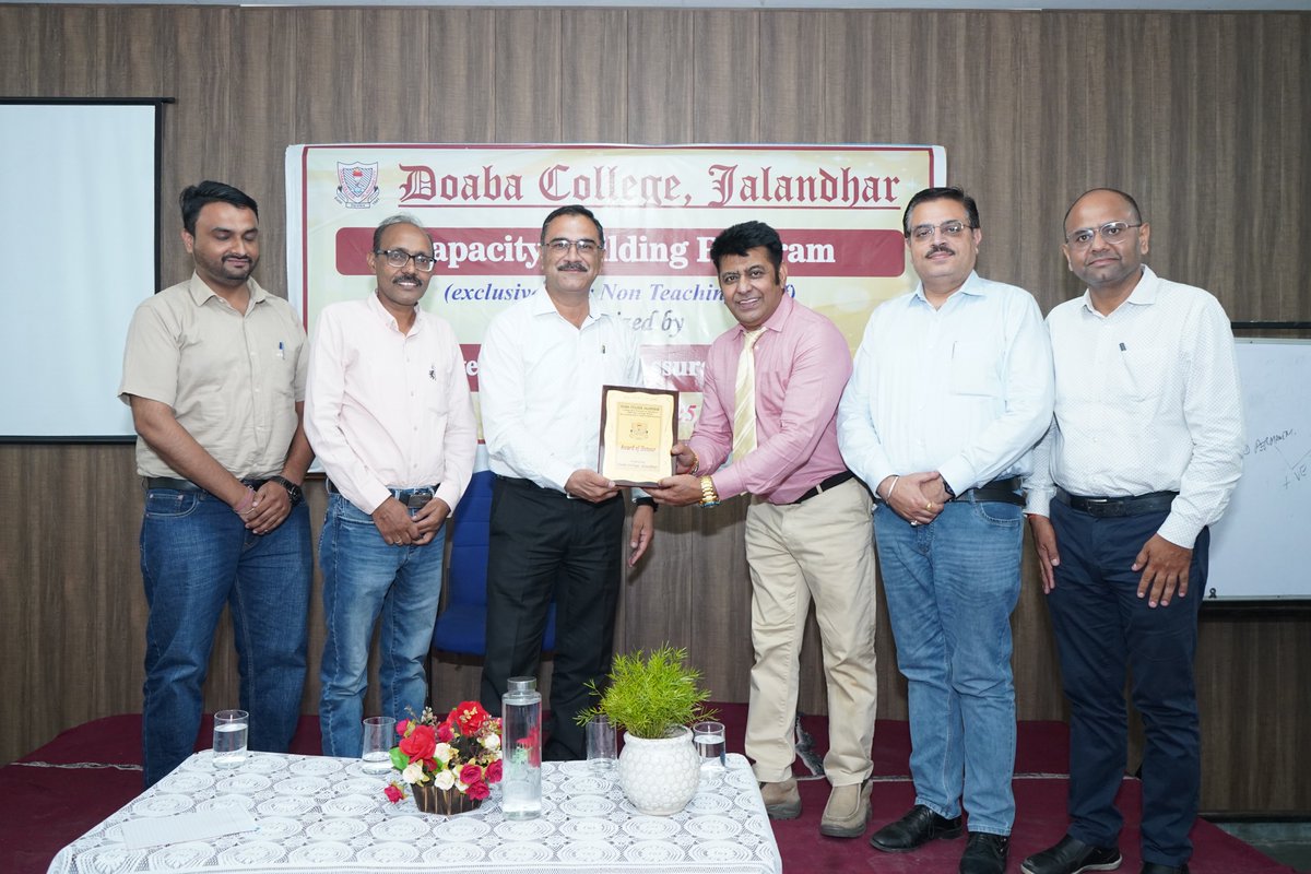 dcj_official's tweet image. #IQAC #DoabaCollegeJalandhar organized #CapacityBuildingProgram for non-teaching staff members to enhance their #professionalskills &amp;amp; efficiency in #publicdealing. 
#SkillDevelopment #PublicDealing #StaffTraining #EmployeeDevelopment #JalandharEvents #PrincipalPardeepBhandar