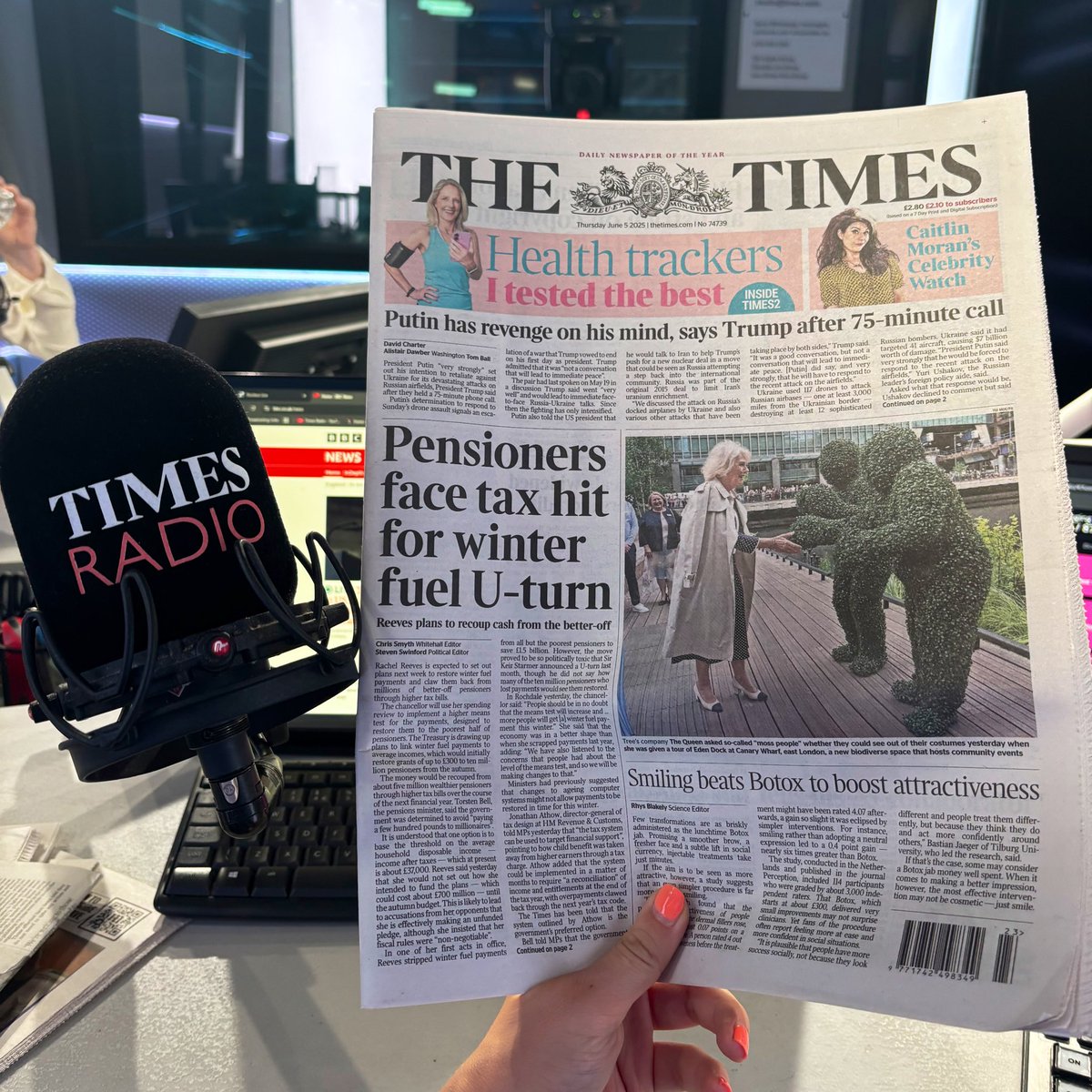 Rosie Wright (@rosiewright99) on Twitter photo Good morning!
🇺🇸 Trump bans travel to US by nationals from 12 countries <a href="/lara_spirit/">Lara Spirit</a>
🏴 Hamilton by election - we look at the battle ahead
🏫 Free school meals to be extended <a href="/alirazamanji99/">Aliraza Manji</a>
📰 <a href="/MatthewStadlen/">Matthew Stadlen</a> reviews
🎮 Nintendo Switch 2 launches
💷 Business News <a href="/russmould1/">Russ Mould</a> Good morning!
🇺🇸 Trump bans travel to US by nationals from 12 countries <a href="/lara_spirit/">Lara Spirit</a>
🏴 Hamilton by election - we look at the battle ahead
🏫 Free school meals to be extended <a href="/alirazamanji99/">Aliraza Manji</a>
📰 <a href="/MatthewStadlen/">Matthew Stadlen</a> reviews
🎮 Nintendo Switch 2 launches
💷 Business News <a href="/russmould1/">Russ Mould</a>