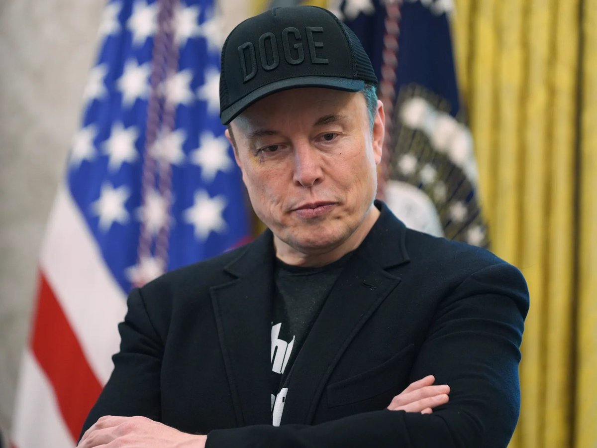 🚨🇺🇸 THE PUSHBACK TRUMP NEEDS: WHY ELON AND RAND ARE DOING HIM A FAVOR

Trump deserves credit. 

Border crossings down 99%. Promises kept. 

But Americans didn't vote for status quo with a red tie.

The CBO says his "Big Beautiful Bill" adds $3-5 trillion to our debt. 

That's