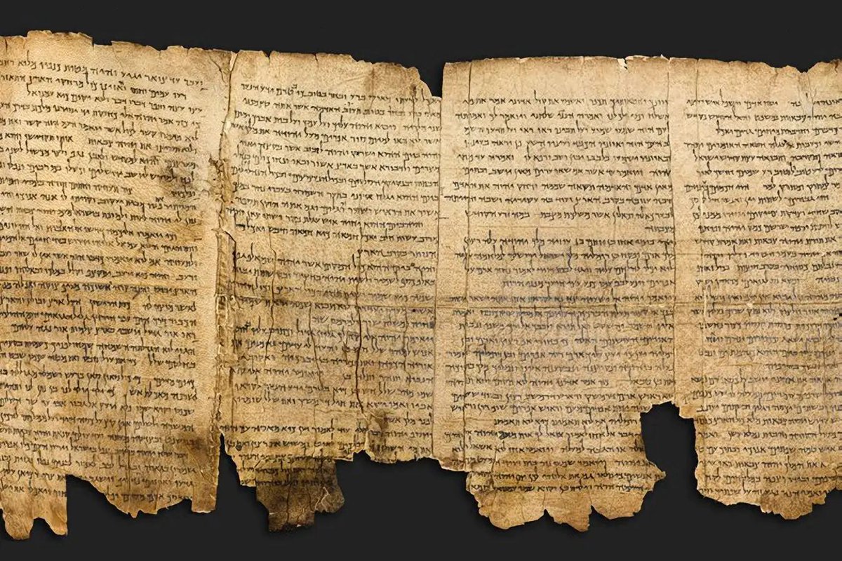 MarioNawfal's tweet image. AI REWRITES DEAD SEA SCROLLS' DATES, REVEALING OLDER ORIGINS

An AI-driven breakthrough from the University of Groningen has pushed back the clock on the Dead Sea Scrolls. 

Using the Enoch model, scientists combined radiocarbon dating with handwriting analysis to show some texts…