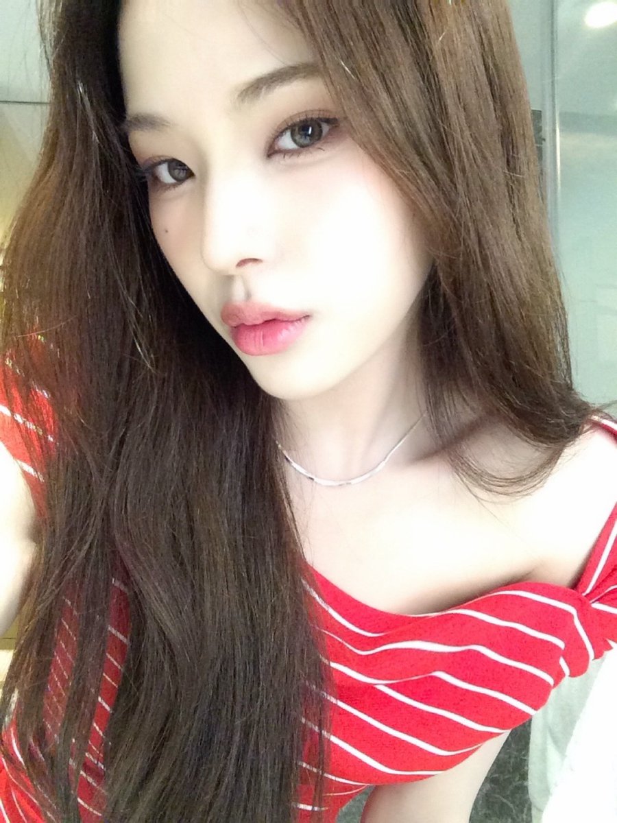 iznapic's tweet photo. MAI plus chat update 

#izna #이즈나 https://t.co/Hp2Syfzcfc