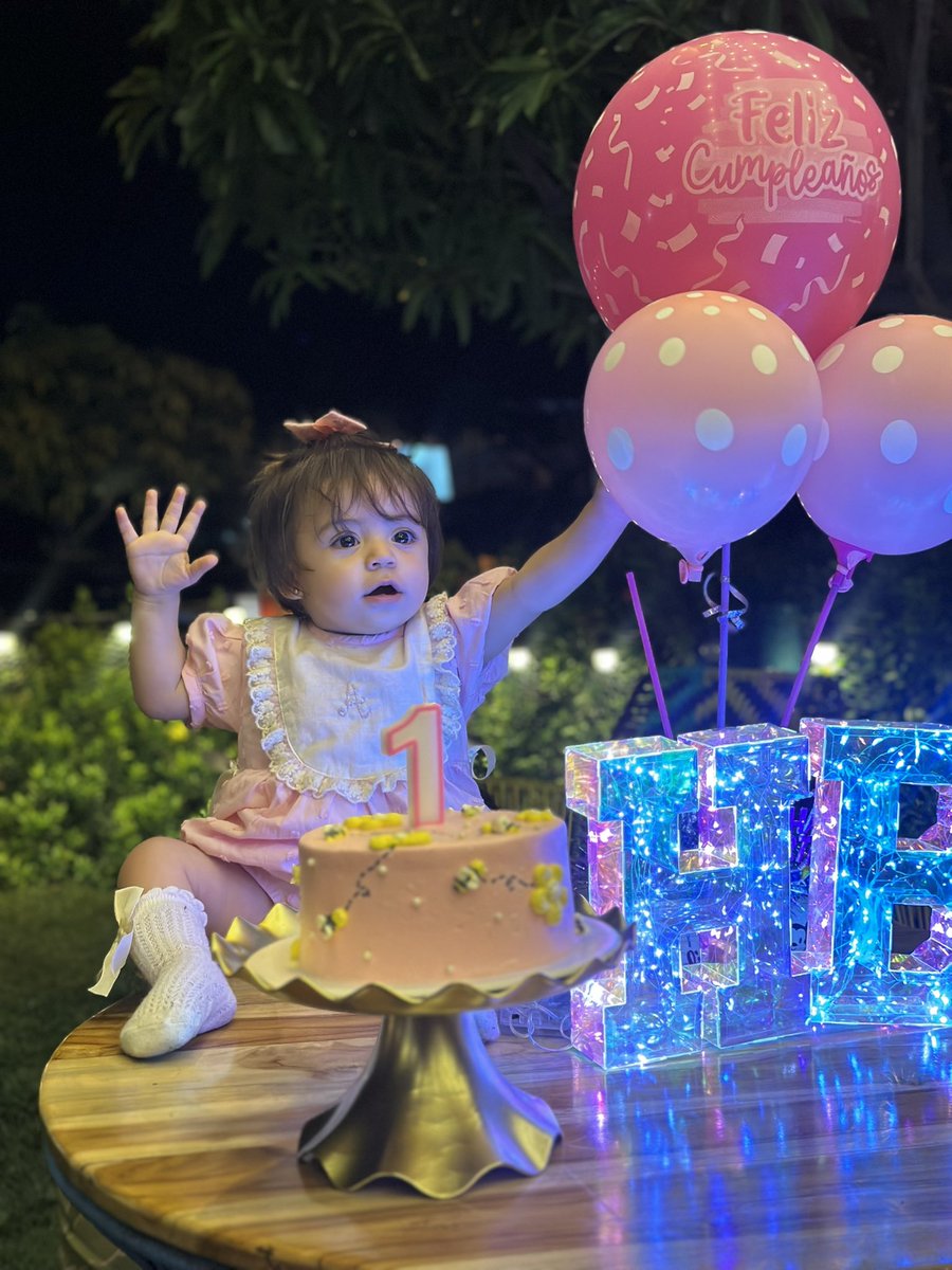Gracias Dios por  el primer año de vida de mi ñeñe preciosa , guárdala virgencita con tu manto protector y líbrala de todo mal .
Papá y mamá siempre estaremos para ti ♥️🙏🏻 
Pdt, cree que cumple 5🥹