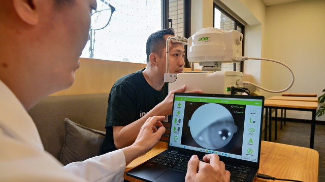 Thrilled to see Intel-backed AI PC cutting eye lesion detection time from weeks to seconds! A game-changer for healthcare diagnostics. #IAmIntel bit.ly/4jCGG7I