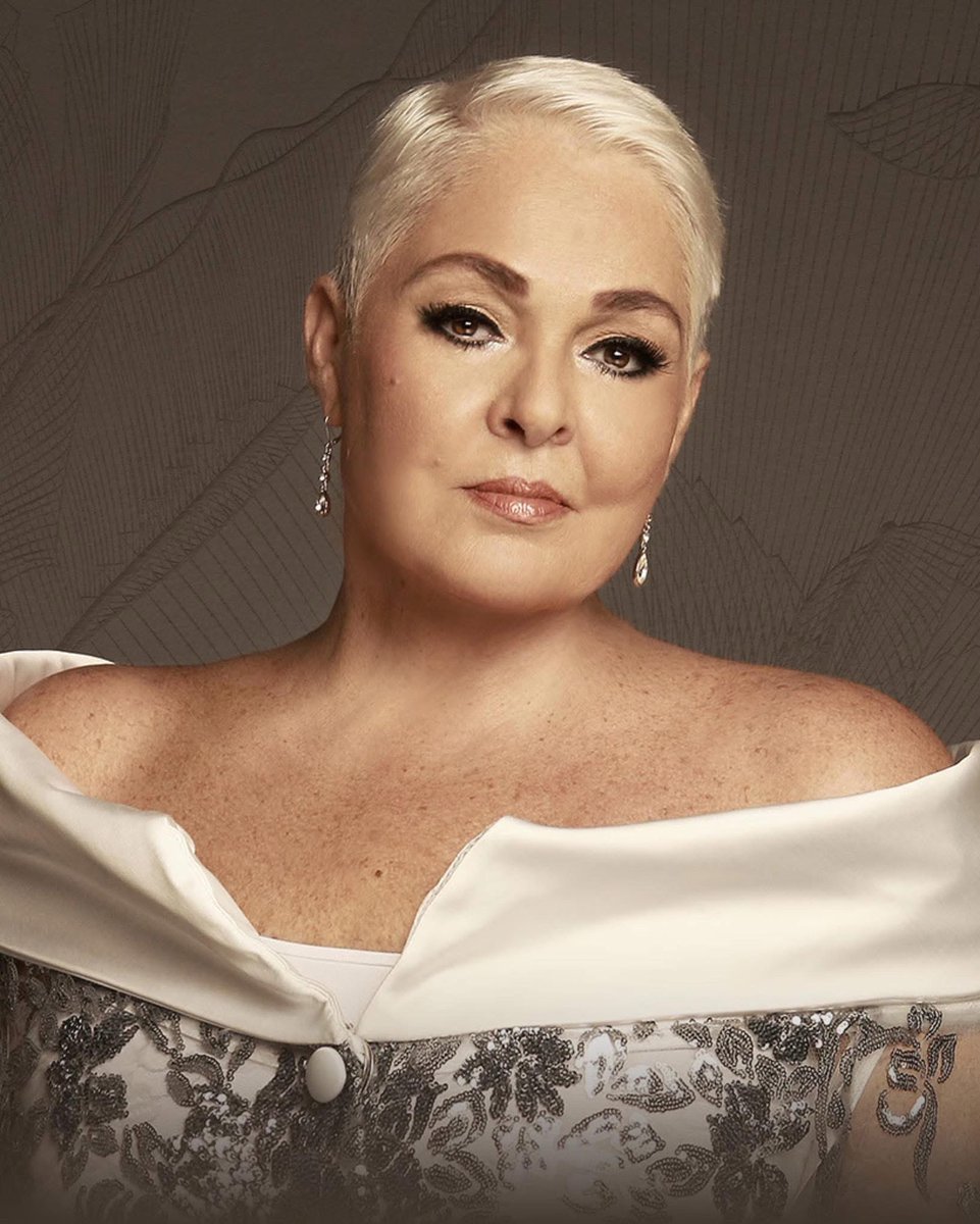 ¡DICE ADIÓS UNA GRANDE!

¡Lupita D'Alessio anuncia su retiro y es definitivo!
La icónica y muy polémica cantante decidió no seguir más después de 50 años en los escenarios, este año será el último en su carrera artística,en el mes de diciembre.
