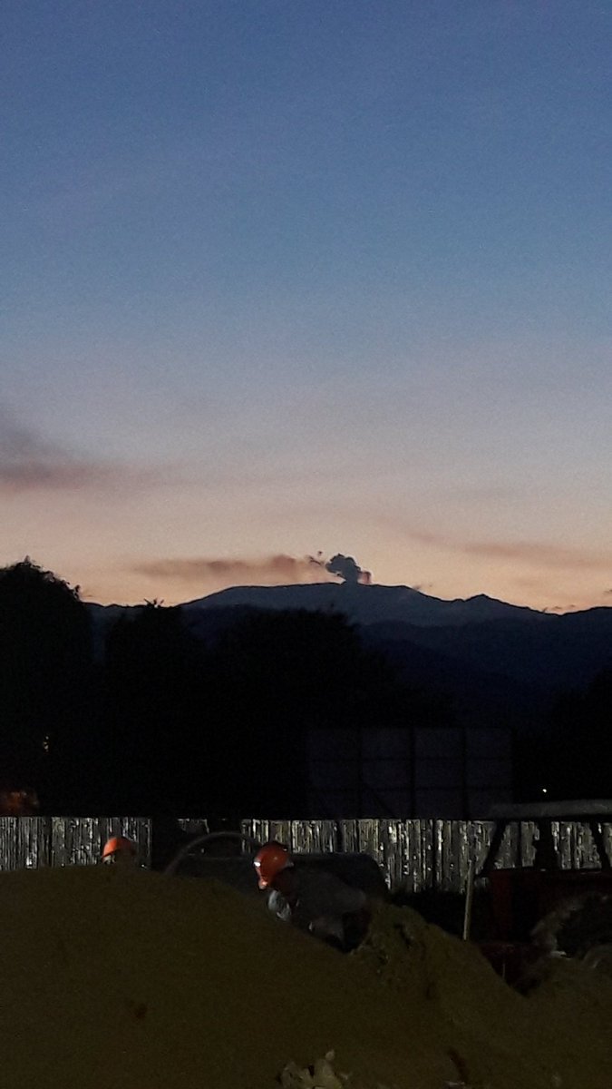 Historia de Colombia (@colombia_hist) on Twitter photo El volcán Nevado del Ruiz captado desde el lente de <a href="/camiloalbertoso/">camilo alberto soto</a> #ColombiaMagnífica El volcán Nevado del Ruiz captado desde el lente de <a href="/camiloalbertoso/">camilo alberto soto</a> #ColombiaMagnífica