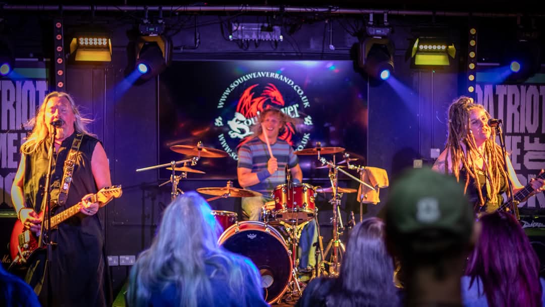 𝕸𝖚𝖘𝖎𝖕𝖊𝖉𝖎𝖆 𝕺𝖋 𝕸𝖊𝖙𝖆𝖑 (@musipediaometal) on Twitter photo Tobias Gig Media (📸/🖊️) went over to <a href="/PatriotHomeOfR1/">PatriotHomeOfRock</a> for Rock For <a href="/LlamauUK/">Llamau</a>
Here's the review and shots of <a href="/KINGKRAKENUK/">KING KRAKEN</a> #GreyfoxConspiracy & <a href="/Soulweaverband/">Soulweaver</a>
musipediaofmetal.blogspot.com/2025/06/a-view…
<a href="/TheNoiseCartel/">The Noise Cartel</a> Tobias Gig Media (📸/🖊️) went over to <a href="/PatriotHomeOfR1/">PatriotHomeOfRock</a> for Rock For <a href="/LlamauUK/">Llamau</a>
Here's the review and shots of <a href="/KINGKRAKENUK/">KING KRAKEN</a> #GreyfoxConspiracy & <a href="/Soulweaverband/">Soulweaver</a>
musipediaofmetal.blogspot.com/2025/06/a-view…
<a href="/TheNoiseCartel/">The Noise Cartel</a>