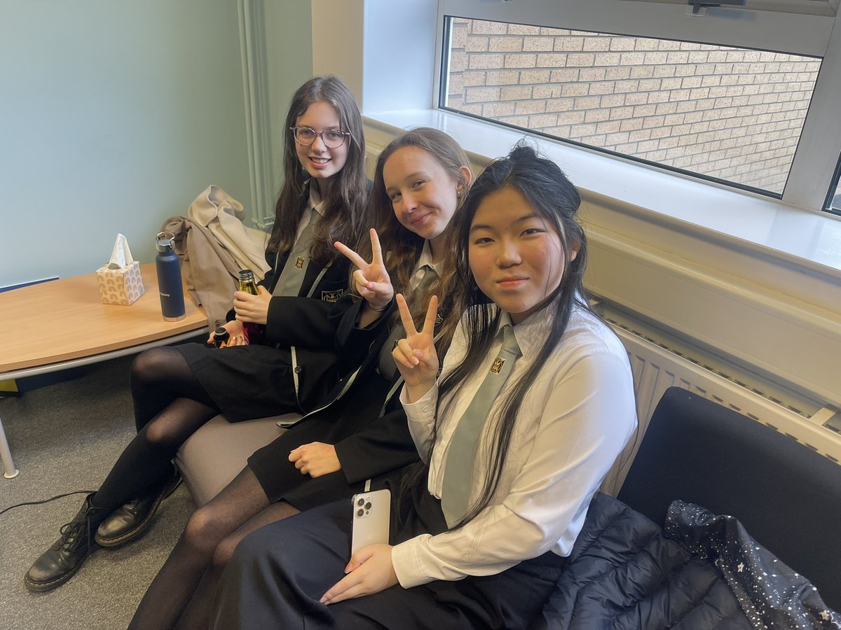 Mrs Cohen (@mrscohenbecs) on Twitter photo Filming day with #startforschools means another day of me hanging out with these celebrities! ❤️<a href="/StThomasAqSec/">St Thomas Aquinas</a> Filming day with #startforschools means another day of me hanging out with these celebrities! ❤️<a href="/StThomasAqSec/">St Thomas Aquinas</a>