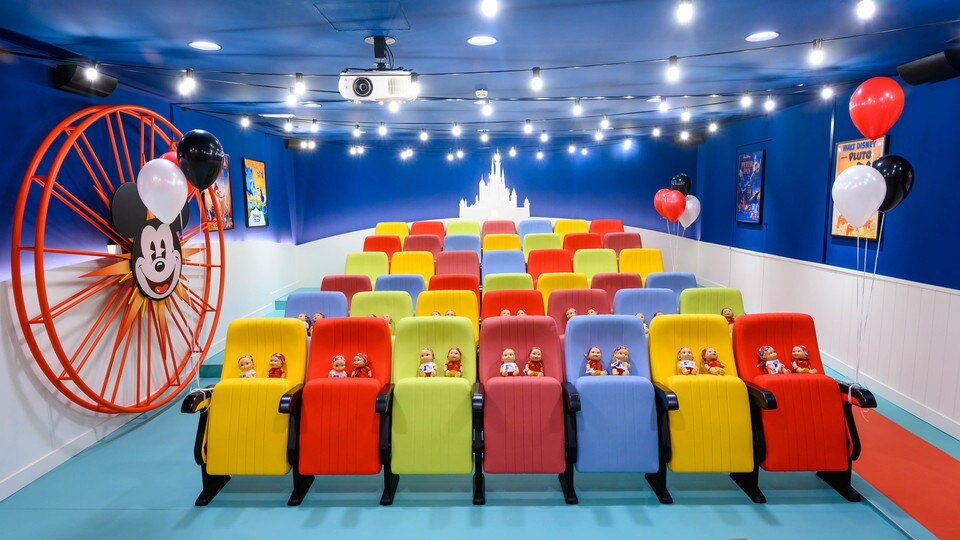 Regala ya un Baby Pelón, porque, al hacerlo, también ayudas a que la vida de muchos niños y sus familias sea menos gris, más colorida y más amena, y que el tratamiento se les pase volando, gracias a fabulosas iniciativas y espacios superchulos para ellos: