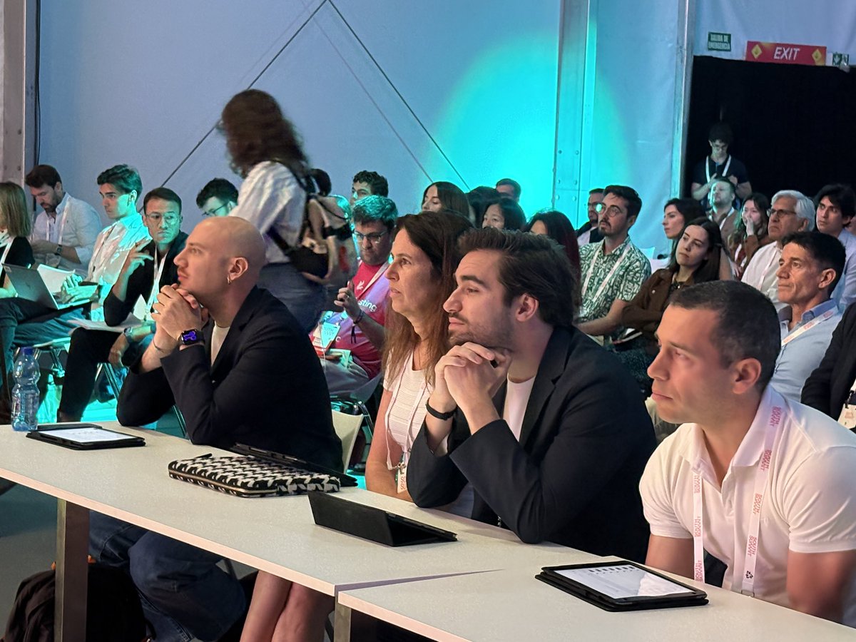 Wayra (@wayra) on Twitter photo Micaela Martelli, directora de Soluciones Sectoriales y Energía de <a href="/Telefonica/">Telefónica</a>, participa como miembro del jurado en el vertical #Health de la #StartupCompetition de <a href="/south_summit/">South Summit</a> #innovacion #startups Micaela Martelli, directora de Soluciones Sectoriales y Energía de <a href="/Telefonica/">Telefónica</a>, participa como miembro del jurado en el vertical #Health de la #StartupCompetition de <a href="/south_summit/">South Summit</a> #innovacion #startups