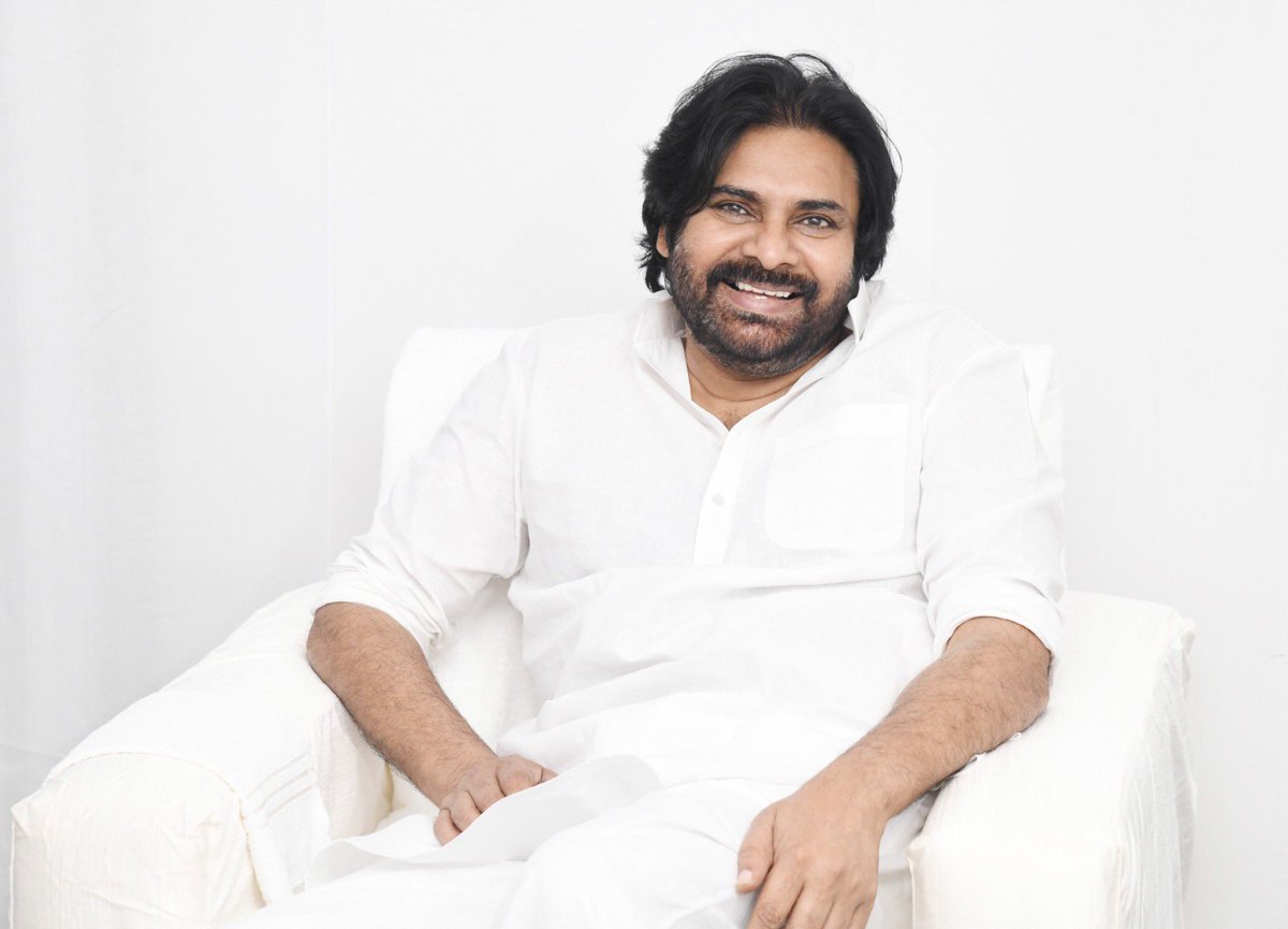 KarnatakaPSPKFC's tweet photo. Pic of the Day @PawanKalyan ❤️ https://t.co/mz4p6bbsxk