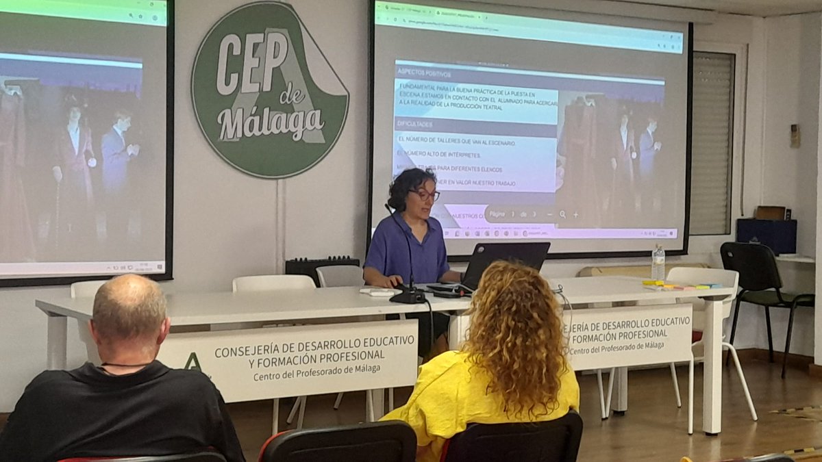 🎭 Creación de vestuario escénico: puesta en valor de los recursos de indumentaria de la ESAD de Málaga IV
Este Grupo de Trabajo ha convertido la indumentaria teatral en una herramienta educativa, creativa y de recuperación patrimonial.#VestuarioEscénico #ESADMálaga