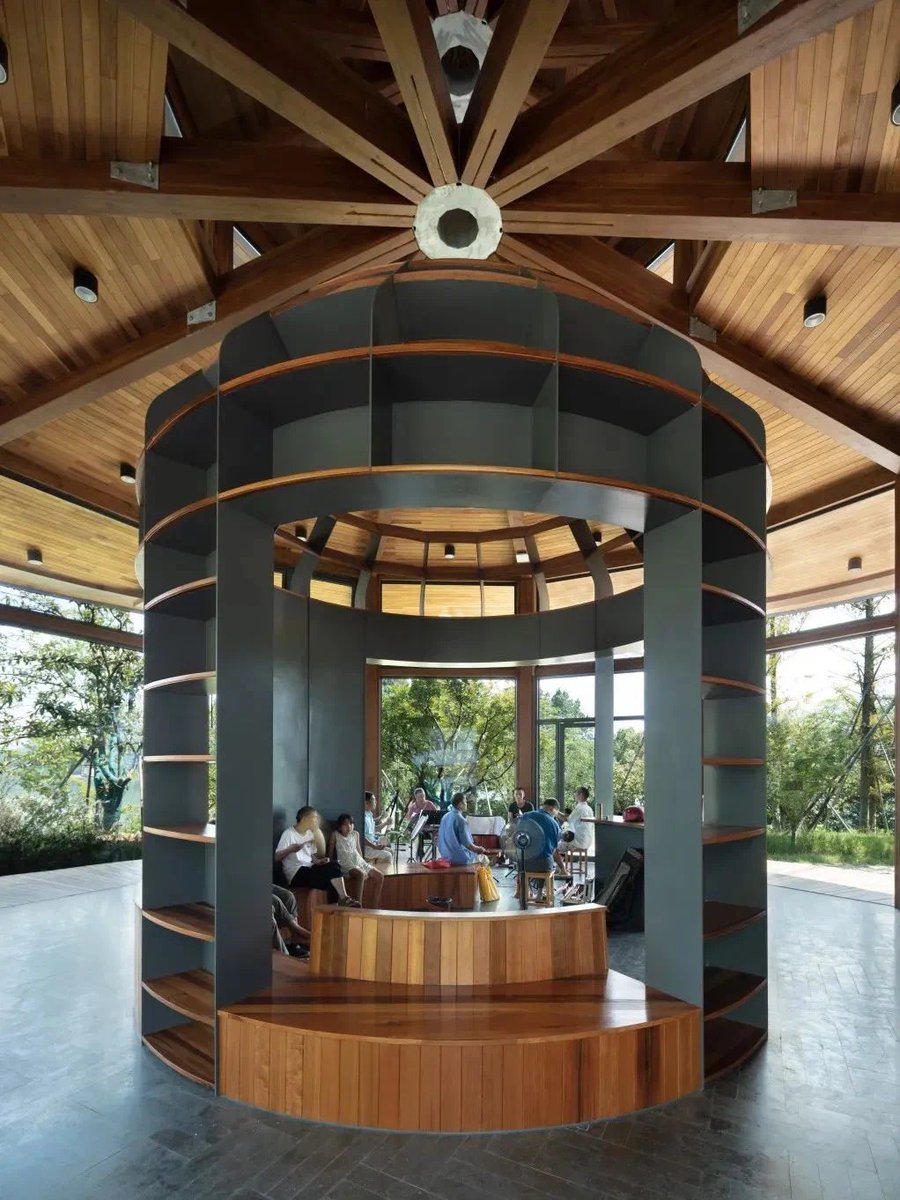 JiandeVision's tweet image. Who says a #reststop has to be boring? ✈️🚏 In #Jiande, they’re part of the #journey! Tree-shaded paths, circular designs, and even stargazing spots make every break being natural. 🌌✨
📍Bolin Yunting, Qingjiang Yaoyue &amp;amp; Chaye Bookhouse Rest Stops
#JiandeLandscapes