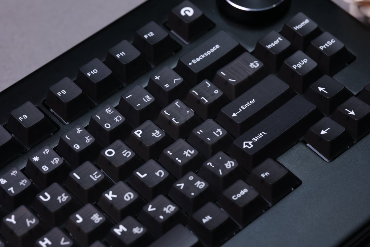 ChosfoxMK's tweet image. Domikey Obsidian WOB Cherry Keycaps 
#chosfox #keycaps #keyboard #keyboards #cooling