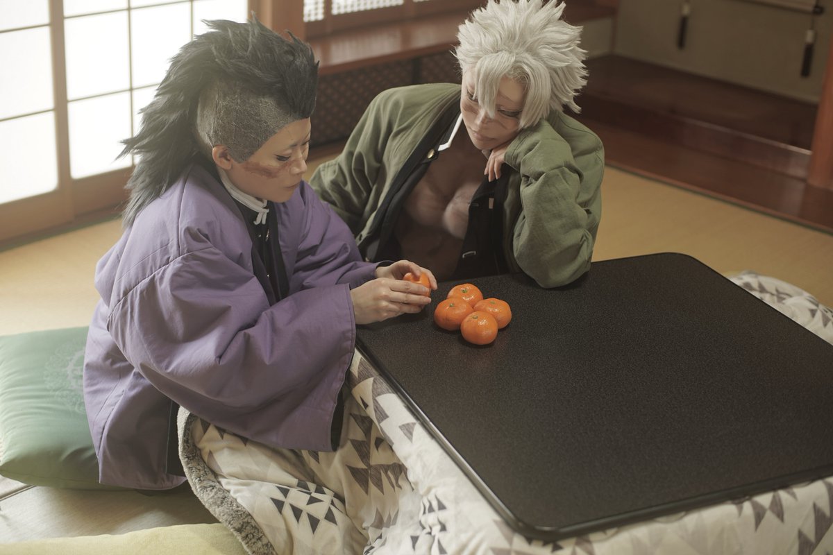 shiiiiiiin_13's tweet photo. コスプレ　cosplay
🍃🍉

兄ちゃんと仲良くコタツ入って二人とも仲良くしろ‼️という気持ちで撮影しました📸
🍊剥いてくれる弟🫶🤤💚💜

🍃:しん
🍉:はるかさん(@000hal_kmt )
📸:のあじさん(@_noaji ) https://t.co/ubjQLHxC46