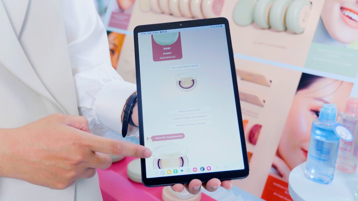 samsungID's tweet image. Konsultasi kulit kini lebih personal, efisien, &amp;amp; aman bersama Galaxy Tab Enterprise Edition di toko Wardah.

Tonton perannya di toko Wardah: smsng.co/GalaxyTabxWard…

#SamsungBusinessIndonesia #GalaxyforWork