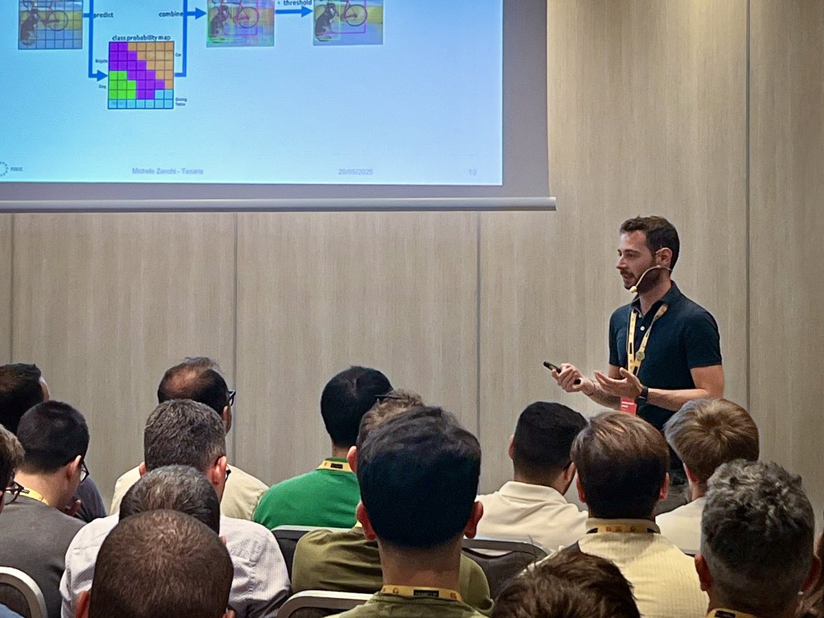 TenarisDalmine's tweet image. Per la prima volta Tenaris sponsor di #PyConItalia: il team Data Science ha presentato soluzioni AI sviluppate in #Python per ottimizzare i processi produttivi. Un ponte tra innovazione e manifattura.