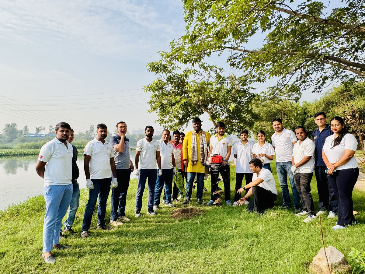 htstrust's tweet image. “🌿 जन जन का है यही नारा, पर्यावरण बचाना लक्ष्य हमारा! 🌱
विश्व पर्यावरण दिवस पर ‘हेल्प देम शाइन ट्रस्ट’ द्वारा वृक्षारोपण अभियान आयोजित किया गया। आइए, साथ मिलकर प्रकृति को हरियाली से भरें और पर्यावरण संरक्षण का संकल्प लें। 🌍🌳” #EnvironmentDay2025 #htst