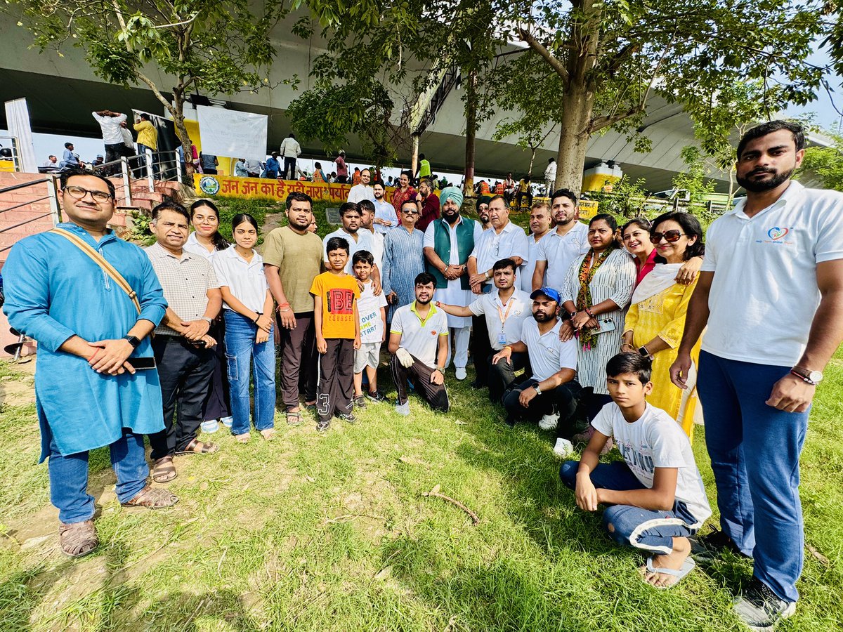 htstrust's tweet image. “🌿 जन जन का है यही नारा, पर्यावरण बचाना लक्ष्य हमारा! 🌱
विश्व पर्यावरण दिवस पर ‘हेल्प देम शाइन ट्रस्ट’ द्वारा वृक्षारोपण अभियान आयोजित किया गया। आइए, साथ मिलकर प्रकृति को हरियाली से भरें और पर्यावरण संरक्षण का संकल्प लें। 🌍🌳” #EnvironmentDay2025 #htst