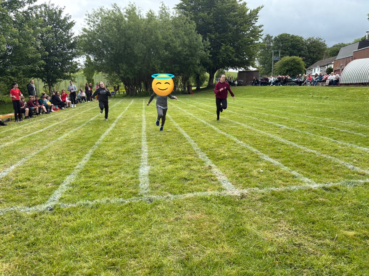 crosshill_ps's tweet photo. Our Primary 5/6/7 flat race #CrosshillClass2 https://t.co/GmJBnc60RF