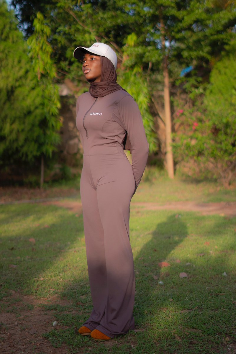 Covered_nigeria's tweet photo. Meet the Layan set: a versatile, modest, and smart jumpsuit in a gorgeous coffee shade🤎🥥
Wear it to the gym, on a grocery run, or to the airport - it's perfect for any occasion
Price: #35,000 only
Send us a dm to place an order ✨ https://t.co/RM86uXuguq