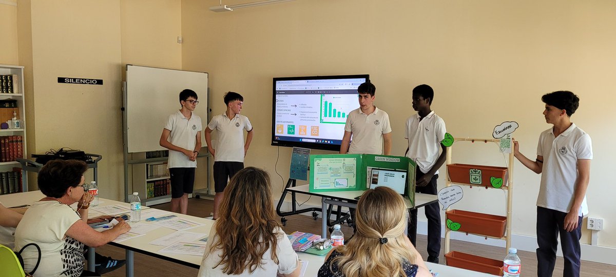 ESO: celebramos la primera ExpoTecRY, para dar a conocer a alumnos de Primaria, ESO y padres los trabajos realizados en la asignatura de Tecnología de 3º y 4º de ESO. Todos los proyectos han pasado a ser evaluados por un tribunal. #colegiorafaelaybarra #colegioconcertadomadrid